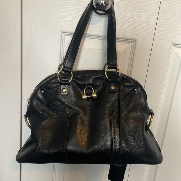 Vintage Authentic YSL, Pebbled leather Muse handbag with padlock key. - Picture 1 of 15